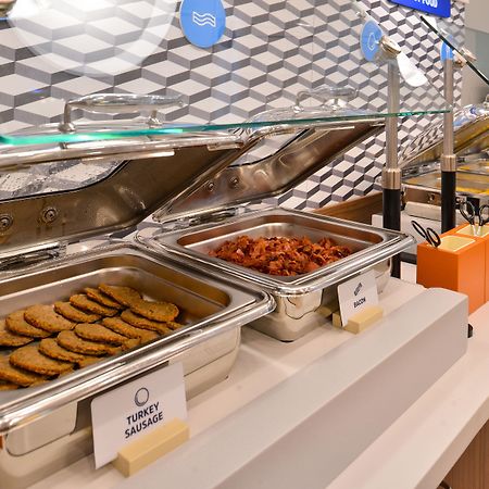 Holiday Inn Express & Suites Fond Du Lac By Ihg Zewnętrze zdjęcie