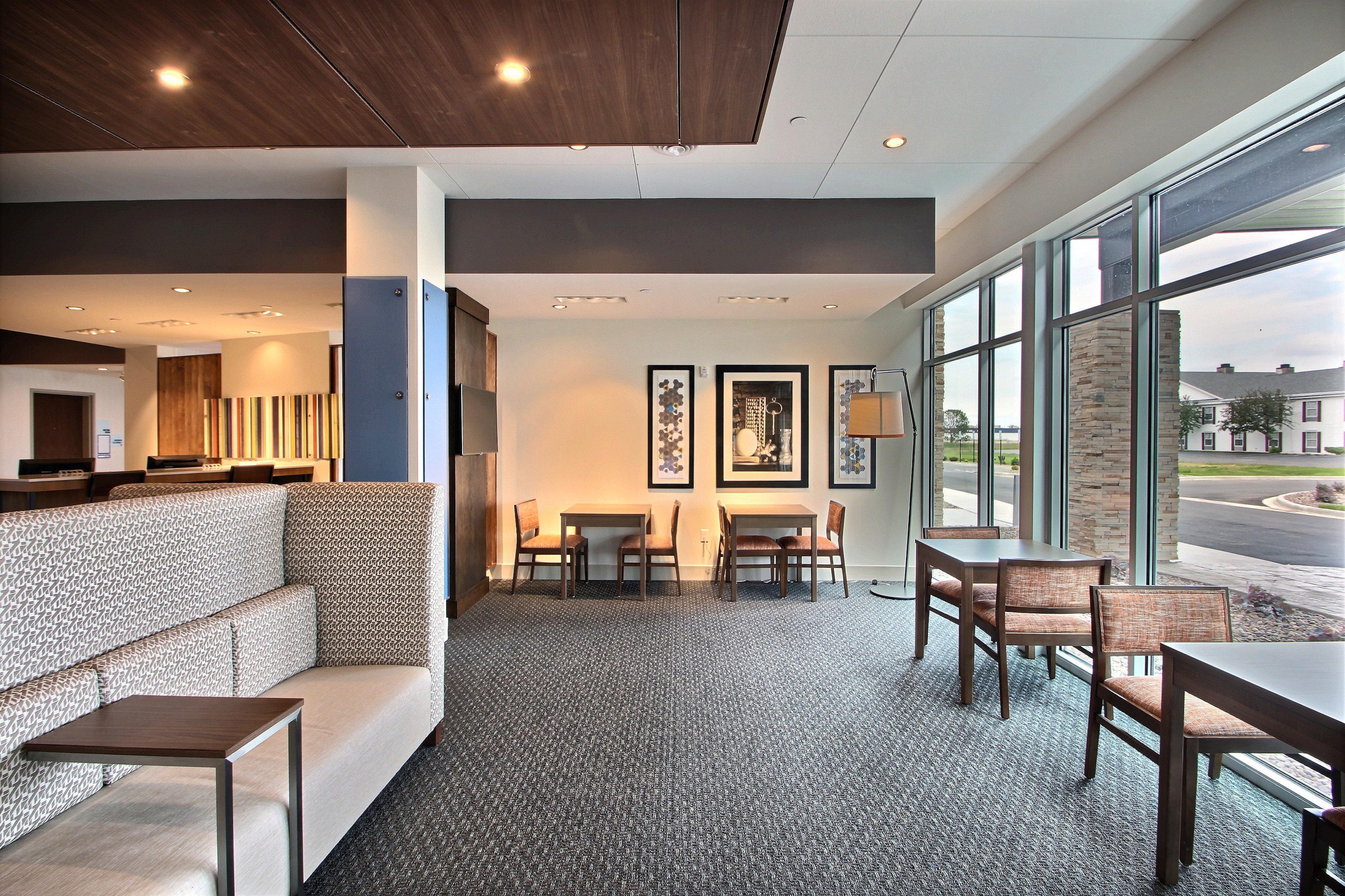 Holiday Inn Express & Suites Fond Du Lac By Ihg Zewnętrze zdjęcie