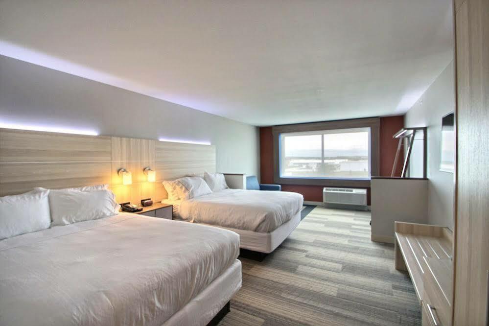 Holiday Inn Express & Suites Fond Du Lac By Ihg Zewnętrze zdjęcie