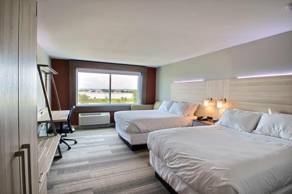 Holiday Inn Express & Suites Fond Du Lac By Ihg Zewnętrze zdjęcie